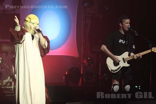 DEVO - 2008-06-03 - PARIS - Espace Charlie Parker - Grande Halle - 